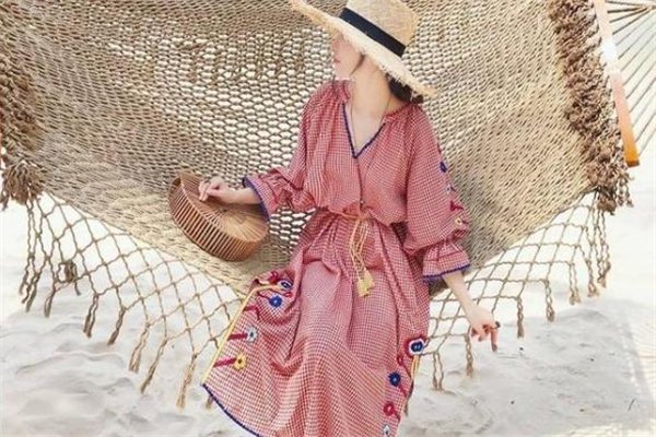 夏天度假怎么搭配衣服 夏季度假穿搭指南 夏天度假怎么搭配衣服 夏季度假穿搭指南