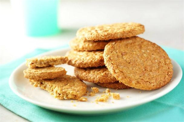 粗糧餅干吃了會(huì)胖嗎 粗糧餅干可以減肥嗎 粗糧餅干吃了會(huì)胖嗎 粗糧餅干可以減肥嗎