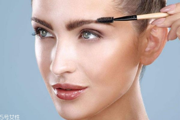 隔離用手還是粉撲 隔離霜用什么涂均勻 隔離用手還是粉撲 隔離霜用什么涂均勻