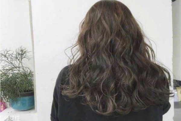 發(fā)尾燙幾個(gè)卷不顯老 最自然的梨花燙幾個(gè)卷 發(fā)尾燙幾個(gè)卷不顯老 最自然的梨花燙幾個(gè)卷