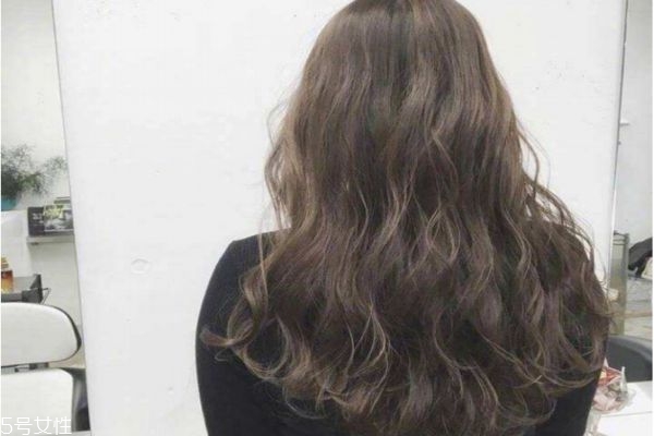 發(fā)尾燙幾個(gè)卷不顯老 最自然的梨花燙幾個(gè)卷 發(fā)尾燙幾個(gè)卷不顯老 最自然的梨花燙幾個(gè)卷