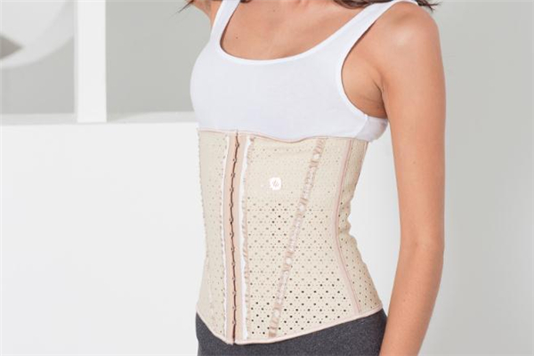 束腰帶能貼身穿嗎 束腰帶貼身穿會(huì)過(guò)敏嗎