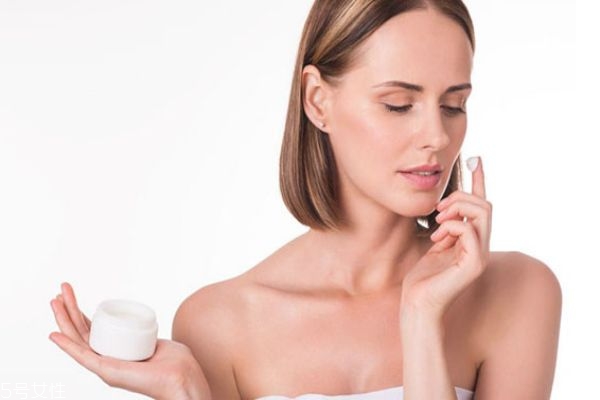 臉上出油長痘怎么調(diào)理 油臉長痘巧妙辦法 臉上出油長痘怎么調(diào)理 油臉長痘巧妙辦法