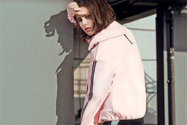 沖鋒衣買大一點(diǎn)還是小一點(diǎn) 沖鋒衣要買大一碼嗎 沖鋒衣買大一點(diǎn)還是小一點(diǎn) 沖鋒衣要買大一碼嗎