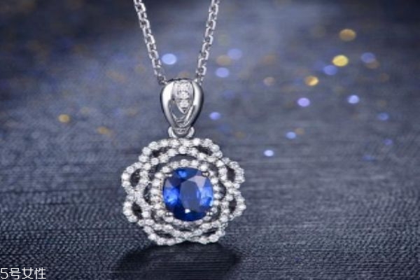 藍(lán)寶石有什么注意事項(xiàng)呢 藍(lán)寶石有什么禁忌嗎 藍(lán)寶石有什么注意事項(xiàng)呢 藍(lán)寶石有什么禁忌嗎