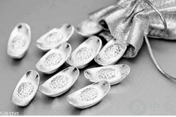 白銀的主要作用是什么呢 白銀的主要成分是什么呢 白銀的主要作用是什么呢 白銀的主要成分是什么呢