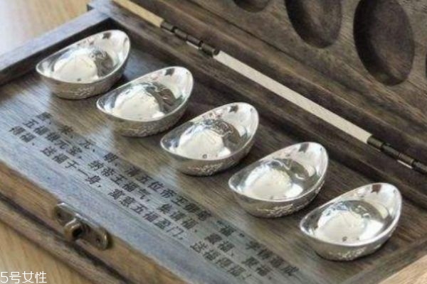 白銀的主要作用是什么呢 白銀的主要成分是什么呢 白銀的主要作用是什么呢 白銀的主要成分是什么呢