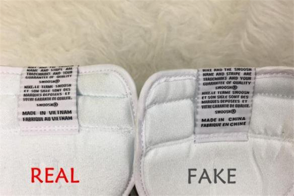 aj1紅絲綢真假對(duì)比 aj1紅絲綢黑腳趾真假鑒定 aj1紅絲綢真假對(duì)比 aj1紅絲綢黑腳趾真假鑒定