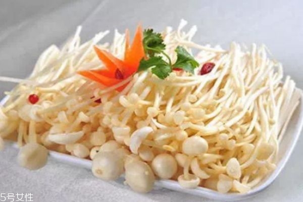 金針菇有什么營養(yǎng)價(jià)值呢 金針菇生長在什么環(huán)境下呢 金針菇有什么營養(yǎng)價(jià)值呢 金針菇生長在什么環(huán)境下呢