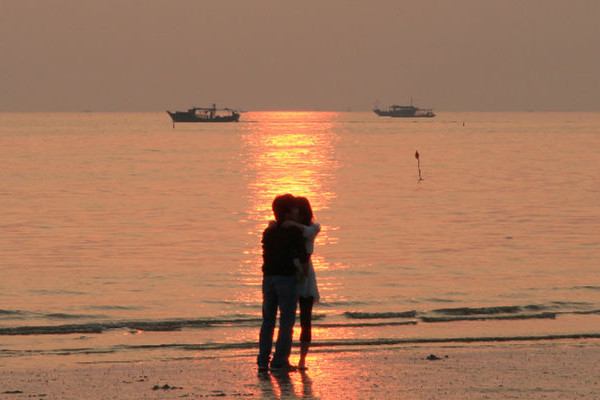 男生冷戰(zhàn)時(shí)在想什么 冷戰(zhàn)后怎么主動(dòng)開口 男生冷戰(zhàn)時(shí)在想什么 冷戰(zhàn)后怎么主動(dòng)開口