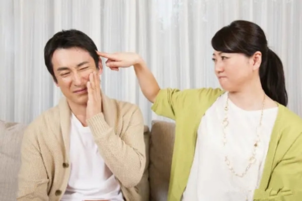 夫妻冷戰(zhàn)怎么處理 吵架后聰明女人的做法 夫妻冷戰(zhàn)怎么處理 吵架后聰明女人的做法