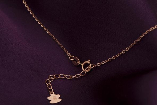 潮宏基彩金項(xiàng)鏈多少錢 潮宏基彩金項(xiàng)鏈怎么樣