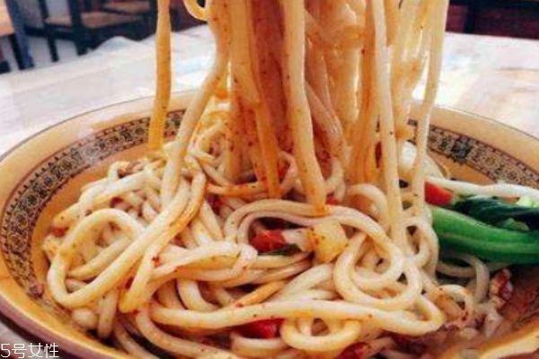 掛面是什么面呢 掛面主要成分是什么呢 掛面是什么面呢 掛面主要成分是什么呢