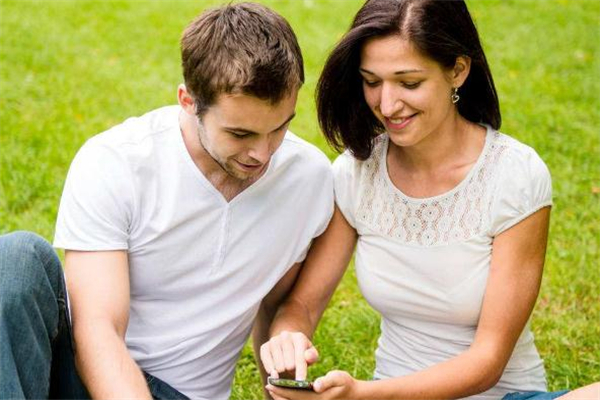 感情中強(qiáng)勢好還是弱勢好 如何在感情中占主動權(quán)