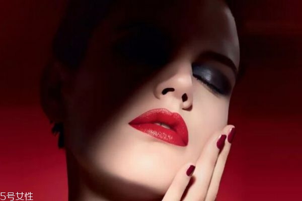 涂口紅的正確步驟 唇妝的誤區(qū) 涂口紅的正確步驟 唇妝的誤區(qū)