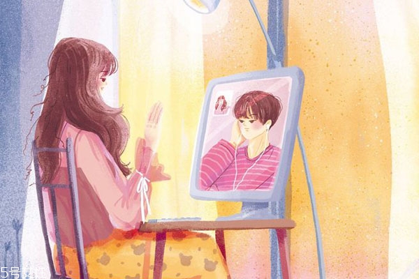 秀恩愛(ài)朋友圈怎么發(fā) 節(jié)日送女朋友什么禮物好 秀恩愛(ài)朋友圈怎么發(fā) 節(jié)日送女朋友什么禮物好