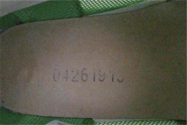 sacai聯(lián)名nike真假對(duì)比 耐克sacai聯(lián)名怎么看真假 sacai聯(lián)名nike真假對(duì)比 耐克sacai聯(lián)名怎么看真假