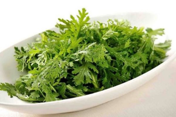 什么是茼蒿呢 茼蒿有什么營養(yǎng)價(jià)值呢 什么是茼蒿呢 茼蒿有什么營養(yǎng)價(jià)值呢