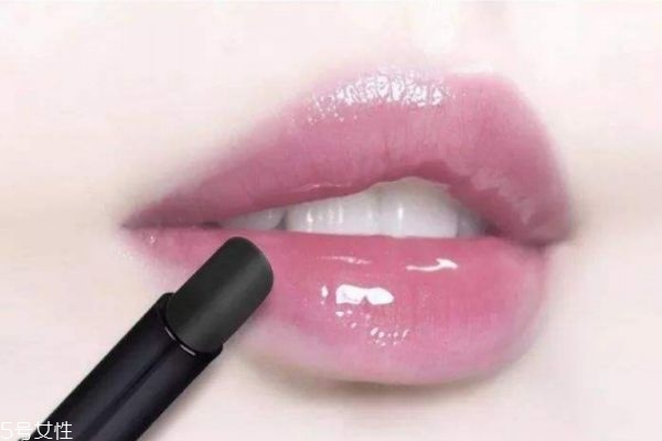 涂口紅的正確步驟 唇妝的誤區(qū) 涂口紅的正確步驟 唇妝的誤區(qū)