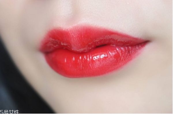 秋天適合的妝容有哪些 適合秋天的妝容 秋天適合的妝容有哪些 適合秋天的妝容