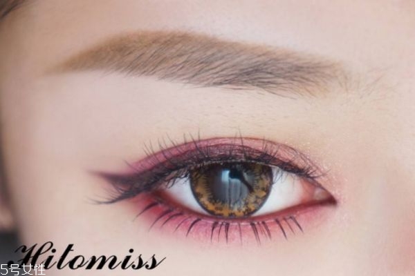 貼假睫毛的誤區(qū)有哪些 假睫毛的保養(yǎng)方法 貼假睫毛的誤區(qū)有哪些 假睫毛的保養(yǎng)方法
