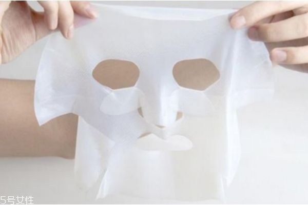 一天中什么時候敷面膜效果最好 敷面膜的正常周期 一天中什么時候敷面膜效果最好 敷面膜的正常周期