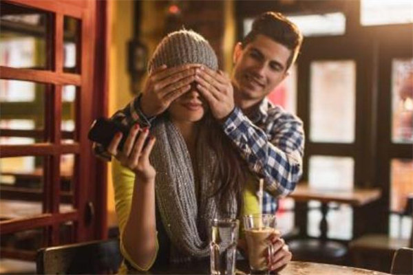 第一次約會(huì)男生要接女生嗎 第一次約會(huì)要開車去接嗎 第一次約會(huì)男生要接女生嗎 第一次約會(huì)要開車去接嗎