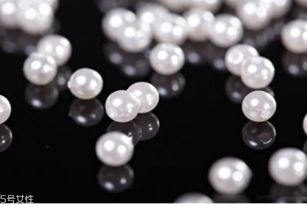 中珍珠主要的產(chǎn)地是哪里呢 珍珠的主要成分是什么呢 中珍珠主要的產(chǎn)地是哪里呢 珍珠的主要成分是什么呢