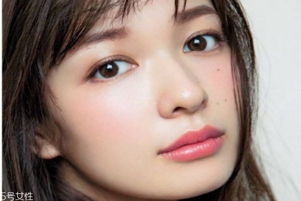 化妝總是不好看是為什么 初學(xué)化妝有哪些技巧 化妝總是不好看是為什么 初學(xué)化妝有哪些技巧