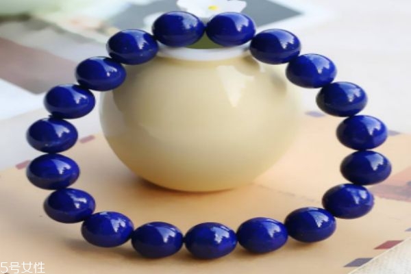 什么是青金石呢 青金石有什么作用呢 什么是青金石呢 青金石有什么作用呢