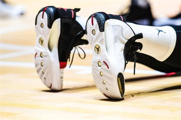 aj34實(shí)戰(zhàn)測(cè)評(píng) aj34實(shí)戰(zhàn)怎么樣 aj34實(shí)戰(zhàn)測(cè)評(píng) aj34實(shí)戰(zhàn)怎么樣