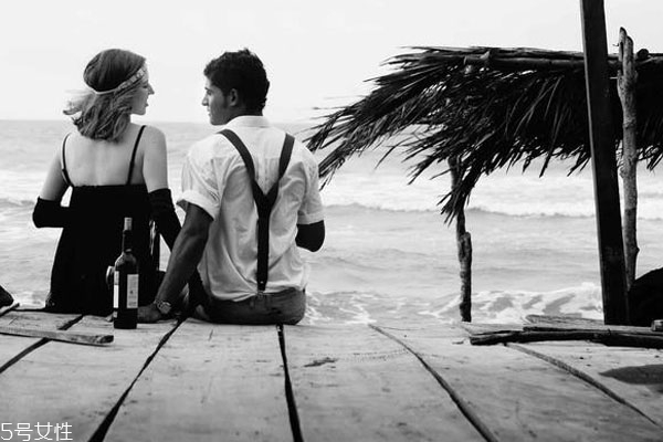 學(xué)歷會(huì)不會(huì)影響戀愛 影響戀愛的因素有哪些 學(xué)歷會(huì)不會(huì)影響戀愛 影響戀愛的因素有哪些