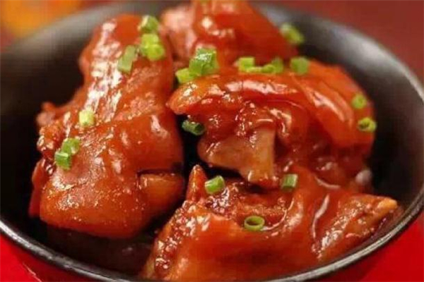 紅燒豬蹄用白糖還是冰糖 紅燒豬蹄怎么上色好看 紅燒豬蹄用白糖還是冰糖 紅燒豬蹄怎么上色好看