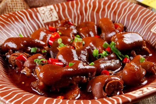 紅燒豬蹄用白糖還是冰糖 紅燒豬蹄怎么上色好看 紅燒豬蹄用白糖還是冰糖 紅燒豬蹄怎么上色好看