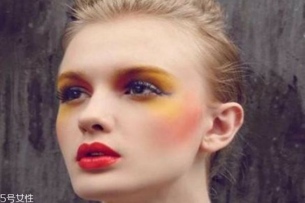 化妝失手應該如何補救 化妝的常見誤區(qū)有哪些