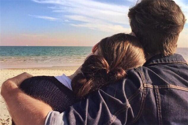 女生介意姐弟戀怎么辦 介意姐弟戀的女生怎么追 女生介意姐弟戀怎么辦 介意姐弟戀的女生怎么追