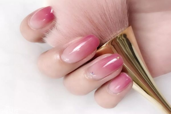 指甲油容易掉怎么辦 怎么涂指甲油保持長久