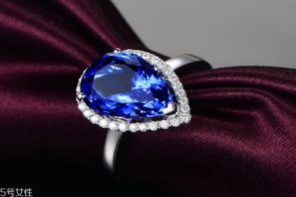 什么是坦桑石呢 坦桑石有什么作用呢 什么是坦桑石呢 坦桑石有什么作用呢