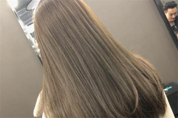 冷棕色適合什么膚色 冷棕色頭發(fā)顯白嗎 冷棕色適合什么膚色 冷棕色頭發(fā)顯白嗎