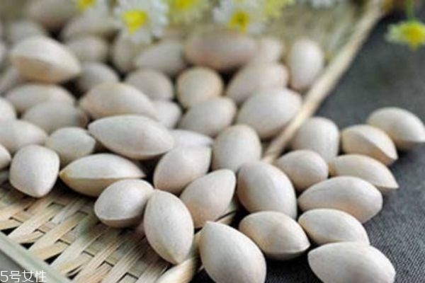 什么是白果呢 白果有什么營養(yǎng)價值呢 什么是白果呢 白果有什么營養(yǎng)價值呢