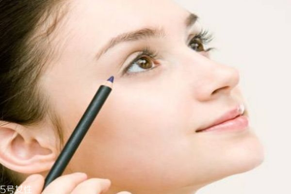 畫眼線用什么好 看個(gè)人使用習(xí)慣
