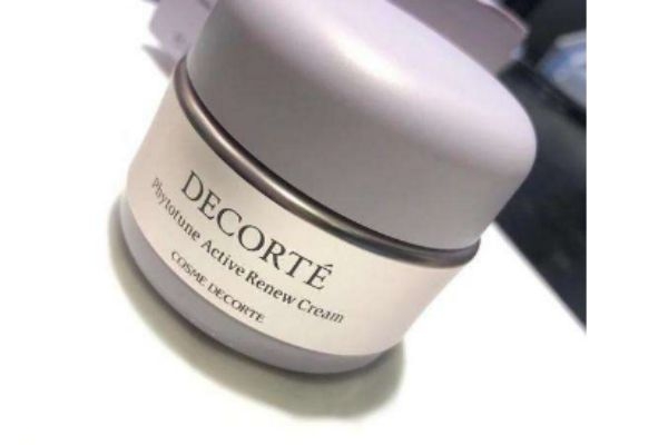 黛珂適合什么年齡的人群呢 黛珂的明星品牌有什么呢 黛珂適合什么年齡的人群呢 黛珂的明星品牌有什么呢