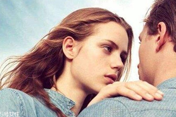 戀愛(ài)倦怠期有什么表現(xiàn) 如何度過(guò)戀愛(ài)倦怠期 戀愛(ài)倦怠期有什么表現(xiàn) 如何度過(guò)戀愛(ài)倦怠期