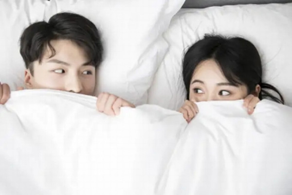 怎么知道男友心里在想什么 精神出軌的人會有什么表現(xiàn) 怎么知道男友心里在想什么 精神出軌的人會有什么表現(xiàn)