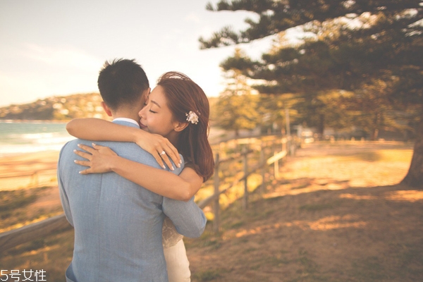 父母不同意的愛情該堅(jiān)持嗎 女方父母不同意我們?cè)谝黄鹪趺崔k 父母不同意的愛情該堅(jiān)持嗎 女方父母不同意我們?cè)谝黄鹪趺崔k