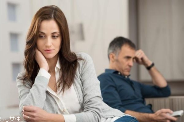 結(jié)婚后怎么管錢(qián) 結(jié)婚后誰(shuí)管錢(qián)