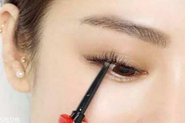 新手畫眼線使用哪種產(chǎn)品好 新手畫眼線用什么最好 新手畫眼線使用哪種產(chǎn)品好 新手畫眼線用什么最好
