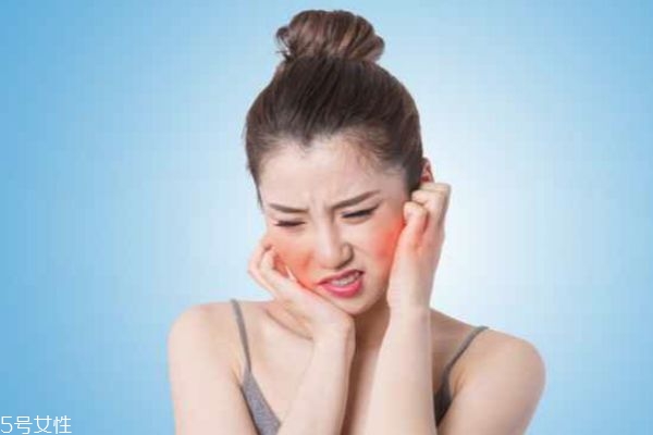 用牙膏洗臉過敏了怎么辦 牙膏洗臉的正確方法 用牙膏洗臉過敏了怎么辦 牙膏洗臉的正確方法