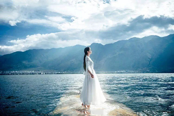 戀人間是否應(yīng)該保持點距離 戀人間最好的關(guān)系是怎樣的 戀人間是否應(yīng)該保持點距離 戀人間最好的關(guān)系是怎樣的