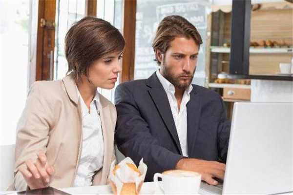 怎么追女上司 喜歡上女上司怎么表白 怎么追女上司 喜歡上女上司怎么表白